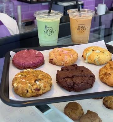 Iced drinks and cookies on the counter